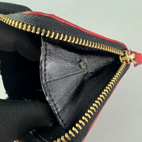 Marc Jacobs LEATHER ZIP AROUND WALLET IN TRUE RED - Picture 10 of 15
